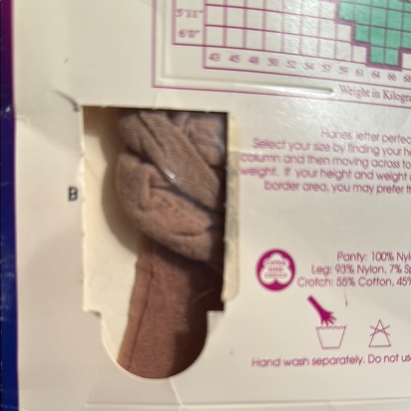 Hanes Too Classic Comfort Women’s  Nylon Pantyhose, Sheer Sandlefoot Color, NEW - Picture 7 of 11